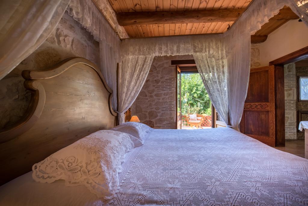 Ktima Kourou Guest House Plános Rom bilde